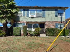 4740 Vantage Ave, Unit Apt. 4 in Los Angeles, CA - Building Photo