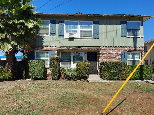 property at 4740 Vantage Ave