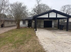 3616 Ave D in Nederland, TX - Building Photo