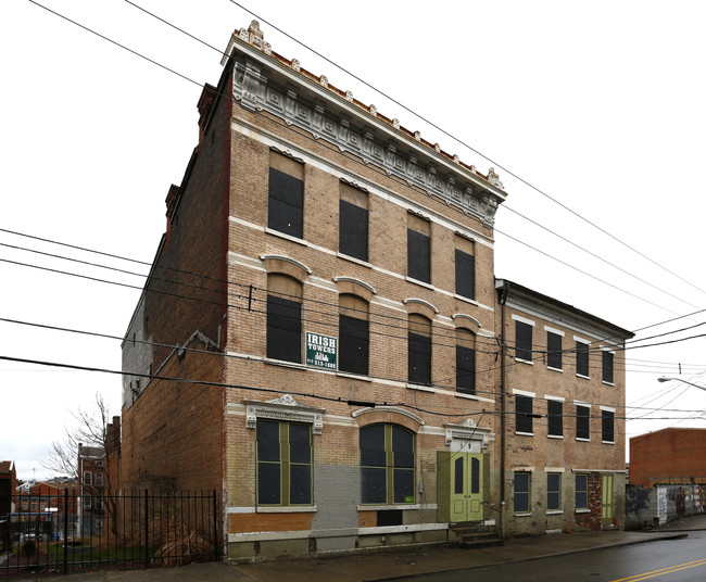 127-129 E Clifton Ave in Cincinnati, OH - Building Photo - Building Photo