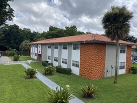 1201 SW 50th Ave in North Lauderdale, FL - Building Photo