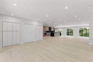 2251 SW 20th St in Miami, FL - Building Photo