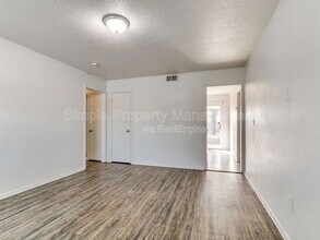 9524 McIntosh Ave in Midwest City, OK - Foto de edificio - Building Photo