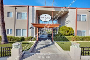Park Royal Apartments in Azusa, CA - Building Photo