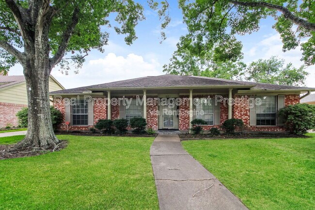 16411 Clearcrest Dr