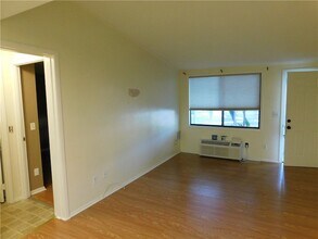 543 7th Pl in Vero Beach, FL - Foto de edificio - Building Photo