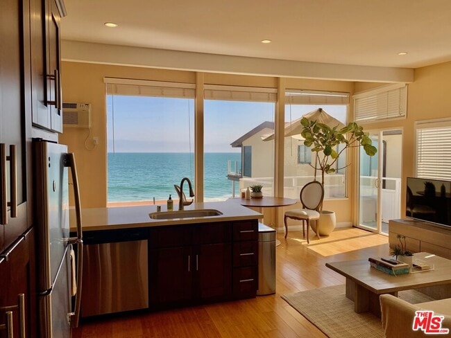 property at 25164 Malibu Rd