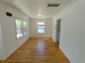 229 El Vista Ave in Modesto, CA - Building Photo - Building Photo