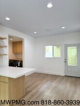 14030-14030 Bessemer St in Los Angeles, CA - Building Photo - Building Photo