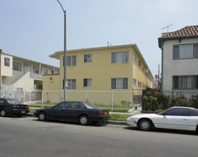 1372 N Serrano Ave in Los Angeles, CA - Building Photo - Building Photo