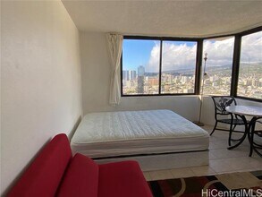 444 Niu St in Honolulu, HI - Foto de edificio - Building Photo