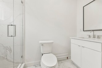 31 Pleasant St, Unit 2 in Boston, MA - Building Photo - Building Photo
