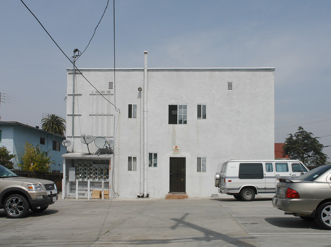 4100 Rosewood Ave in Los Angeles, CA - Foto de edificio - Building Photo