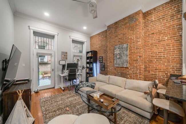 1102 Washington St in Hoboken, NJ - Building Photo - Building Photo