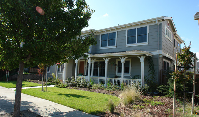 156 W F St in Benicia, CA - Foto de edificio - Building Photo