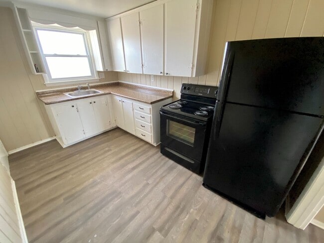 9842-44-46 E Washington St in Chagrin Falls, OH - Building Photo - Building Photo