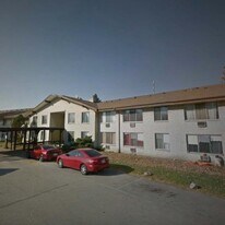 Parkside Pool Apartments in Milwaukee, WI - Building Photo