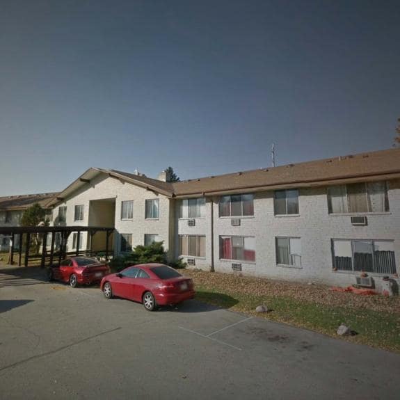 Parkside Pool Apartments