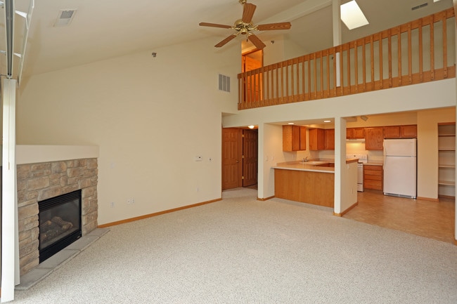 Kendal Hills in Waukesha, WI - Foto de edificio - Interior Photo