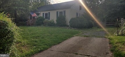 1930 Pimmit Dr in Falls Church, VA - Building Photo - Building Photo