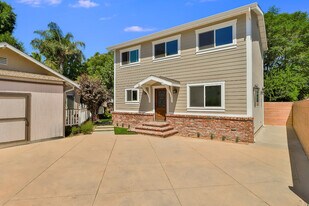 7702 Mason Ave in Winnetka, CA - Building Photo