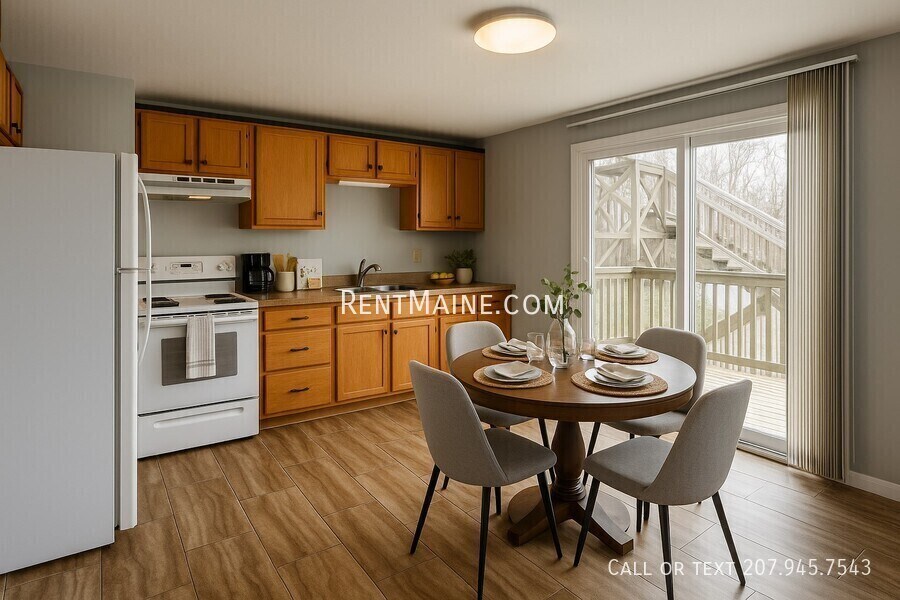 7 Gilchrest St in Thomaston, ME - Building Photo