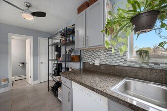 2700 S Holly St in Denver, CO - Building Photo - Building Photo