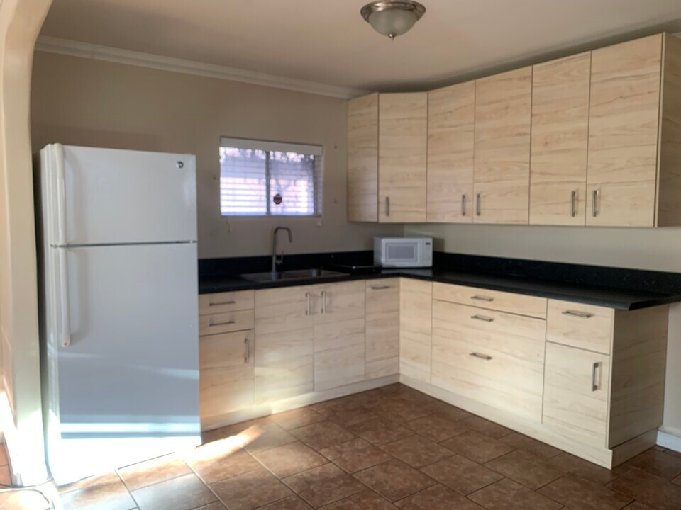 5453 3rd Ave, Unit 7F in Los Angeles, CA - Building Photo