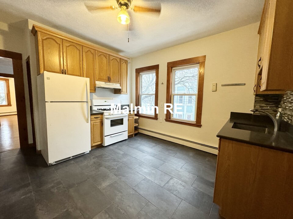 26 Willow St, Unit 2 BED Imman Square in Cambridge, MA - Building Photo