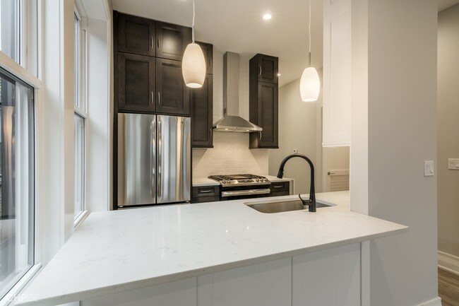 2318 W Thomas St in Chicago, IL - Building Photo - Building Photo