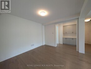 22 Sandhill Cres in Adjala-Tosorontio, ON - Building Photo - Building Photo