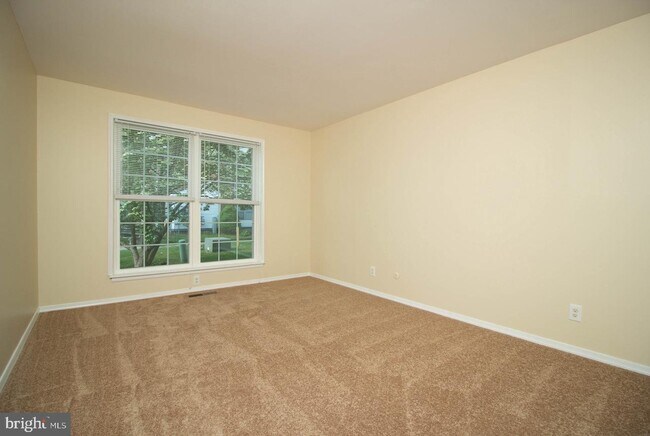 275 Green St-Unit -5L3 in Edgewater Park, NJ - Building Photo - Building Photo