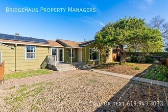 6952 Wyoming Ave in La Mesa, CA - Building Photo - Building Photo