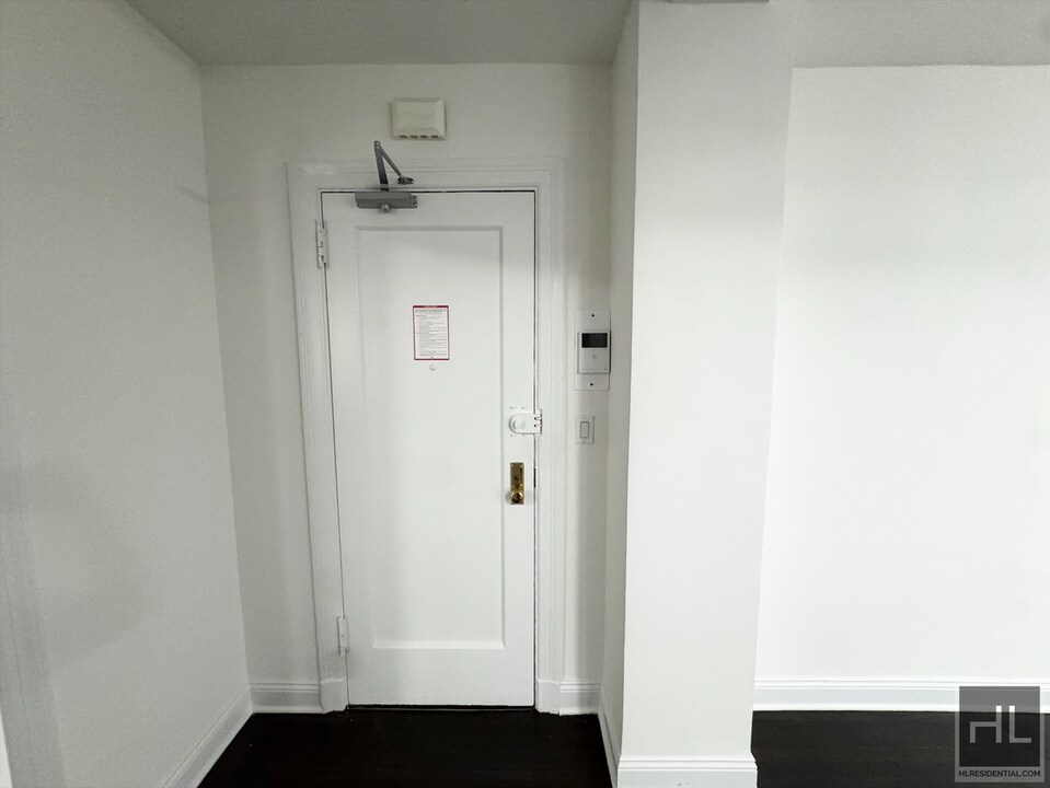WEST 55 STREET in New York, NY - Building Photo