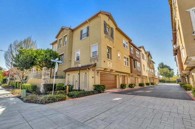 484 Valley Oak Terrace in Sunnyvale, CA - Building Photo - Building Photo