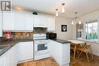 141 Elvaston Dr in Toronto, ON - Building Photo - Building Photo