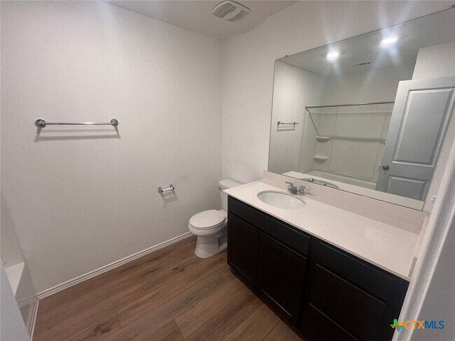 property at 346 Amber Gln