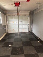 7305 NW 95th Way in Tamarac, FL - Building Photo - Building Photo