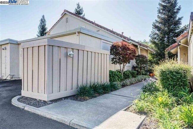 property at 19 Mt Wilson Way