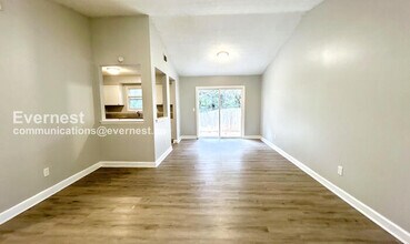 2431 Corner Shoals Dr in Decatur, GA - Foto de edificio - Building Photo