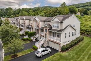 23 N River Dr in Beacon, NY - Building Photo