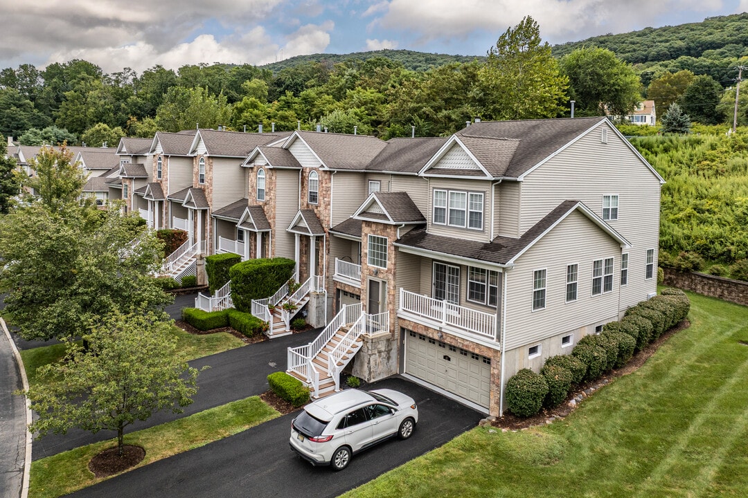 23 N River Dr in Beacon, NY - Building Photo