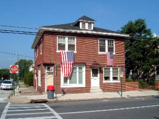 1000 Saville Ave in Crum Lynne, PA - Building Photo