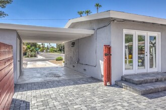 2400 Sherman Pl in Las Vegas, NV - Building Photo - Building Photo