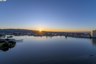 1 Lakeside Dr in Oakland, CA - Building Photo - Building Photo
