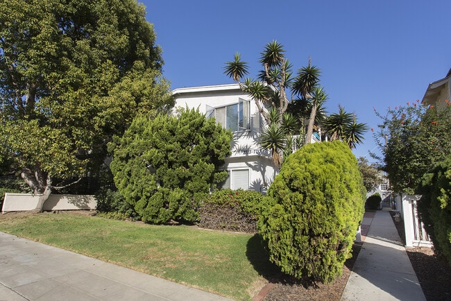 property at 7703 Eads Ave