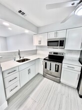 2000 SW 96th Ave, Unit 2 in Miramar, FL - Building Photo - Building Photo