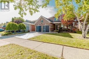 897 Bancroft Dr in Mississauga, ON - Building Photo