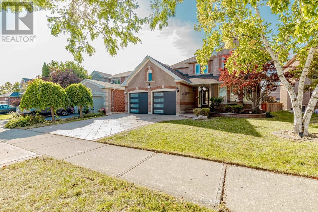 897 Bancroft Dr in Mississauga, ON - Building Photo