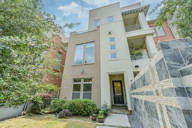 property at 5425 Hidalgo St